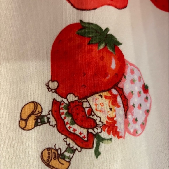 Strawberry Shortcake Women’s Crewneck Sweater NWOT Size M - Picture 3 of 9